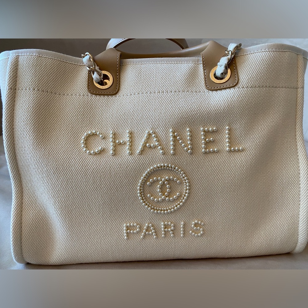 AUTH CHANEL DEAUVILLE TOTE BAG 20S-Pearl Cream